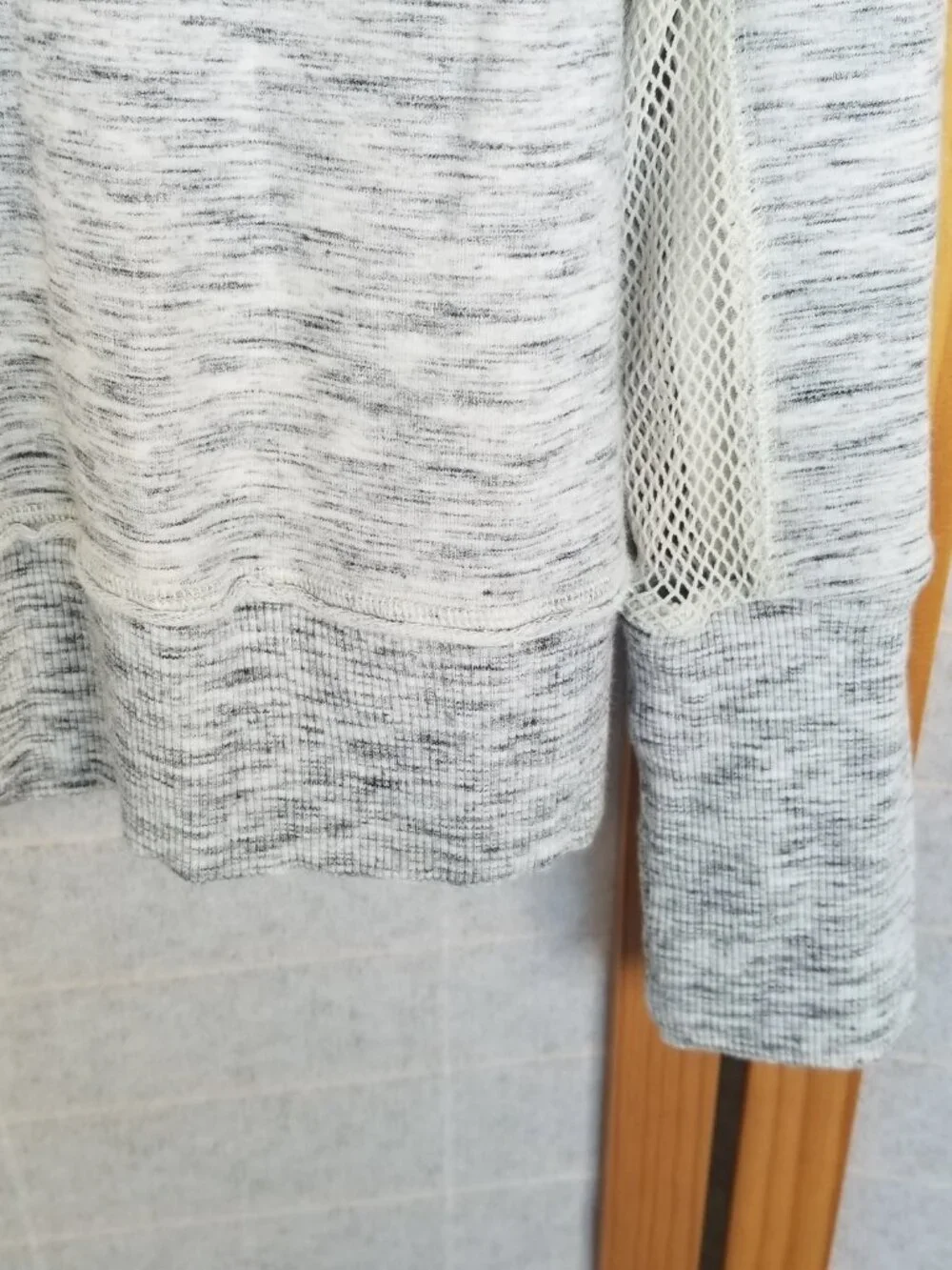 FP Movement Gray Hoodie Markle Mesh Half-Zip Sweatshirt Size Medium Zip Pockets
